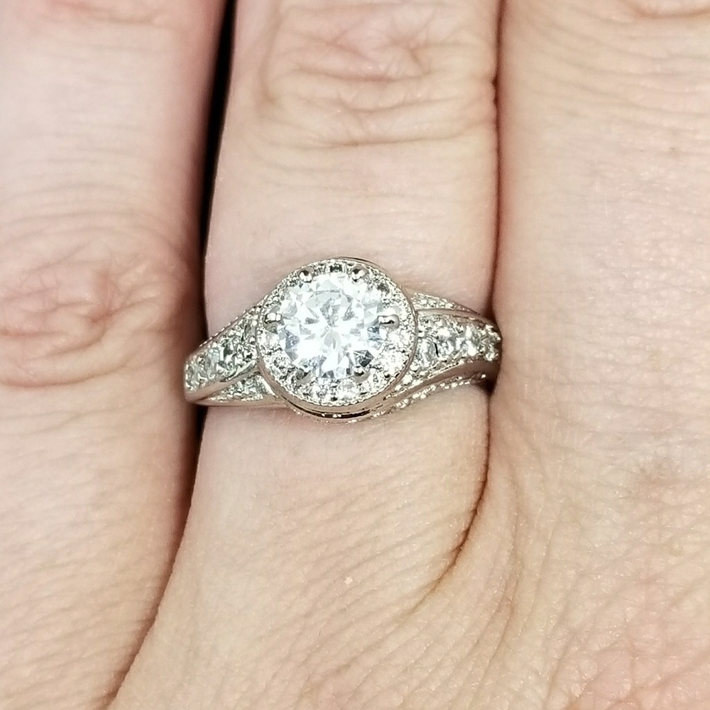 Whirlwind Round Cut White Topaz